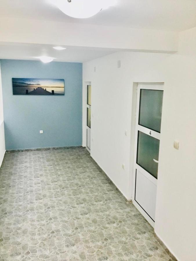 דוברה וודה Dk Apartmani מראה חיצוני תמונה