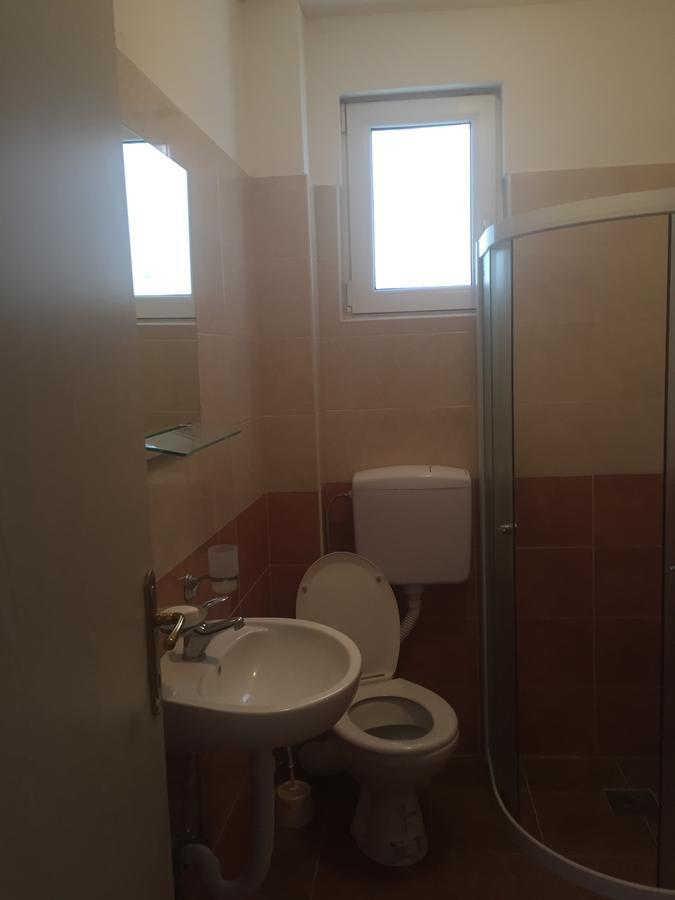 דוברה וודה Dk Apartmani מראה חיצוני תמונה