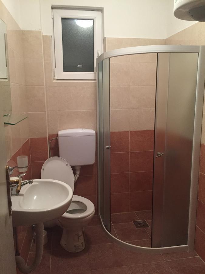 דוברה וודה Dk Apartmani מראה חיצוני תמונה